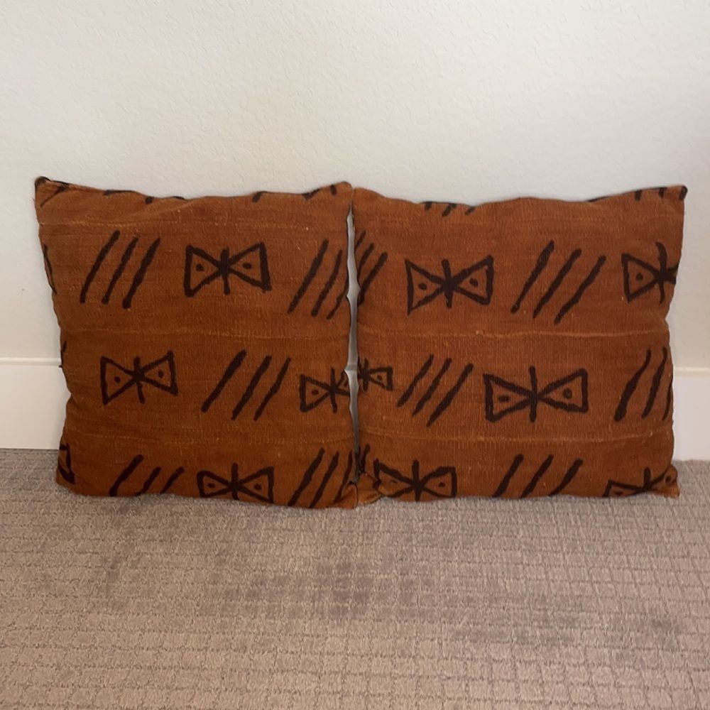 VINTAGE AFRICAN MUDCLOTH PILLOW PAIR